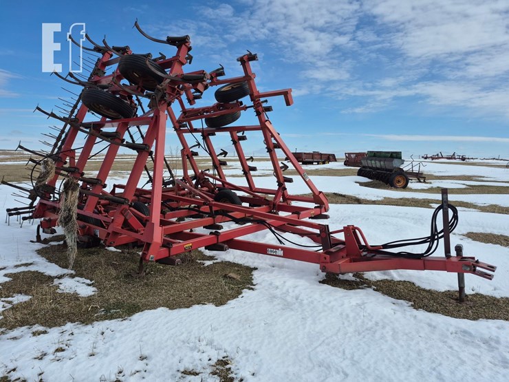 case-ih-4800-image-1