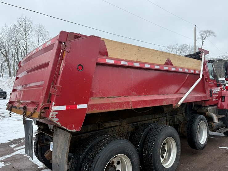 #1052-•-2007-international-7600sfa-tri-axle-dump-truck-image-15