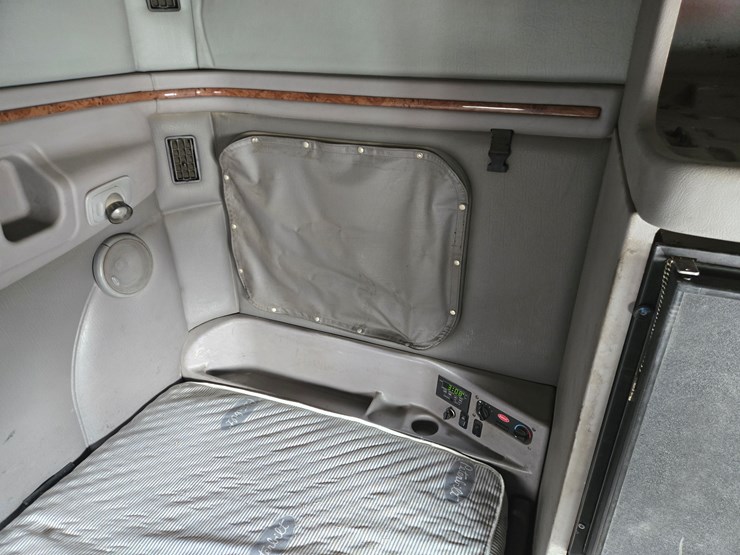 2007-peterbilt-387-image-98