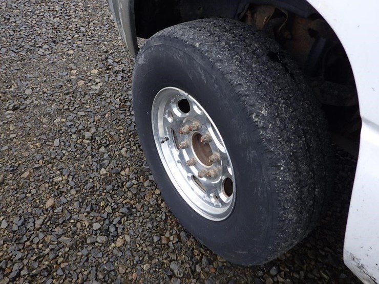 2001-gmc-2500-image-11