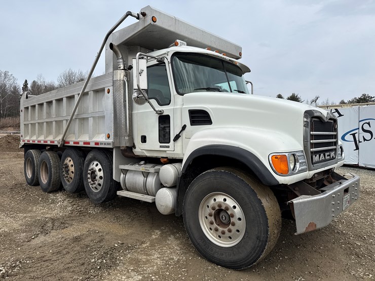 2006-massey-ferguson-8-image-7