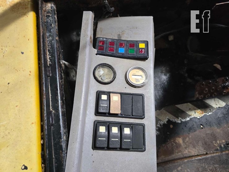 2008-jcb-930-image-17