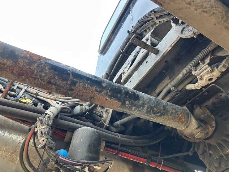 2015-peterbilt-337-image-51