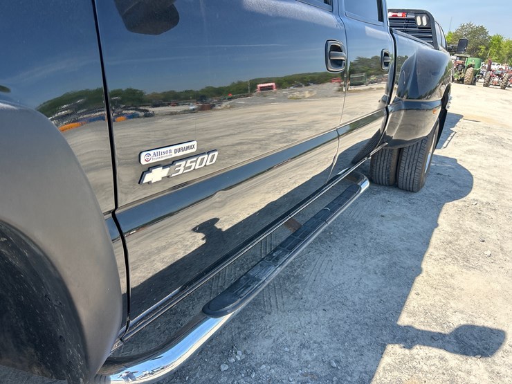 2006-chevrolet-3500-image-14