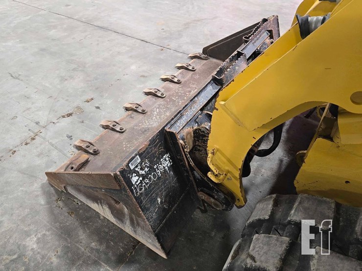 2023-caterpillar-259d3-image-12