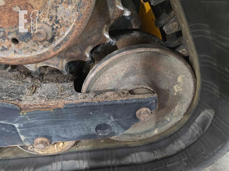 2022-jcb-3ts-8t-image-25