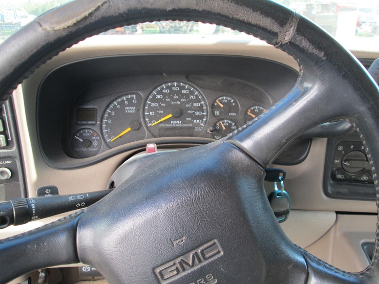 2001-gmc-1500hd-image-38