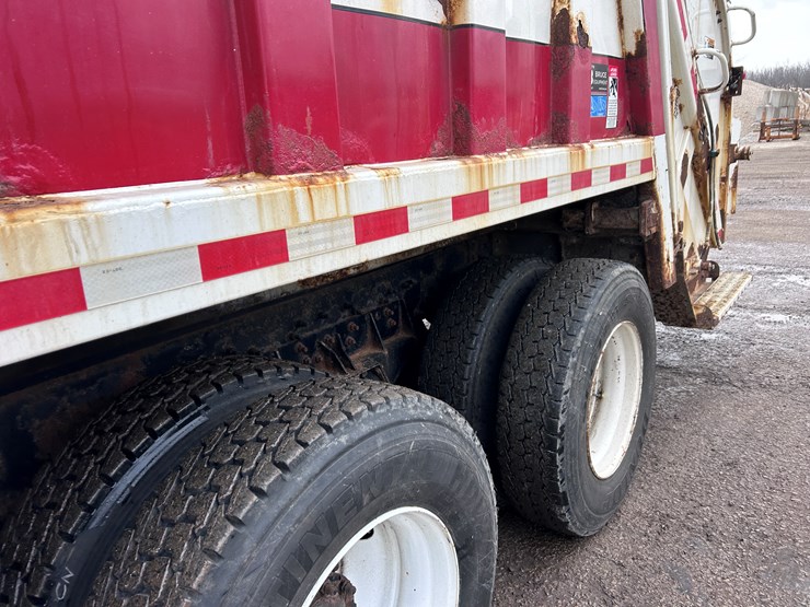 2003-international-7400-image-15