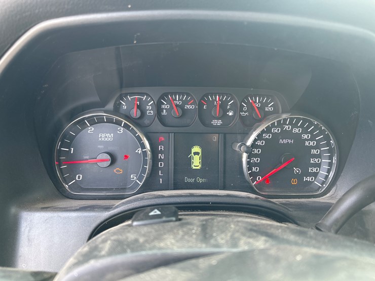 2018-chevrolet-2500-image-57