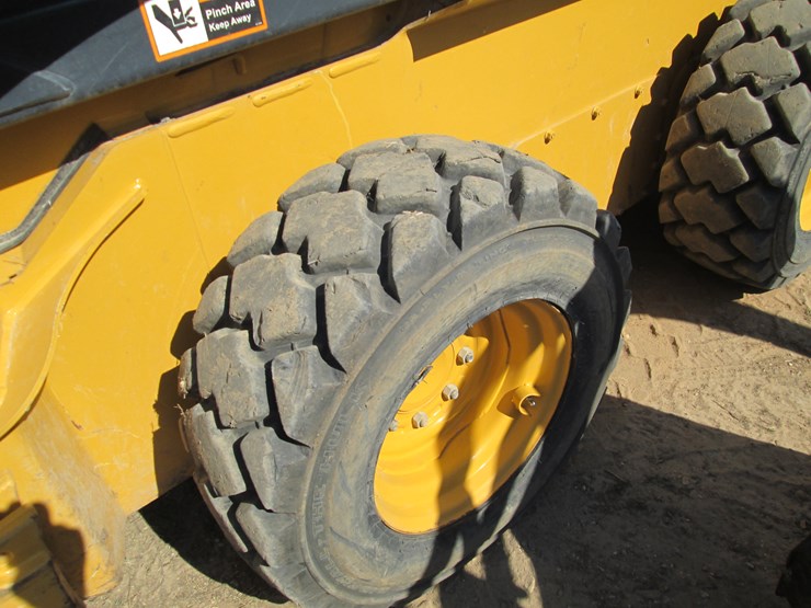 deere-330g-image-12