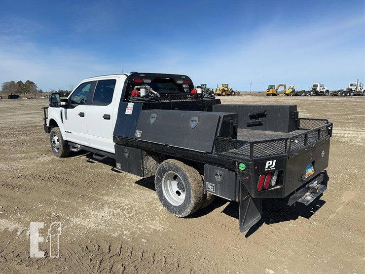 2021-ford-f350-xl-image-6