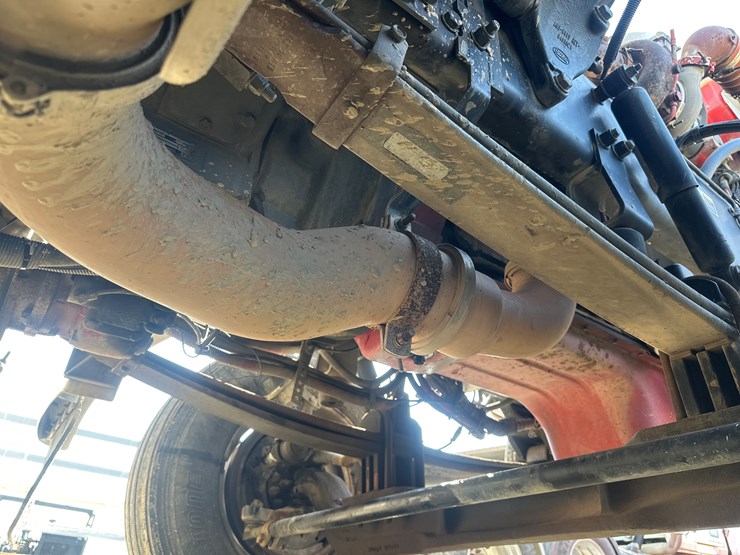 2013-peterbilt-365-image-76