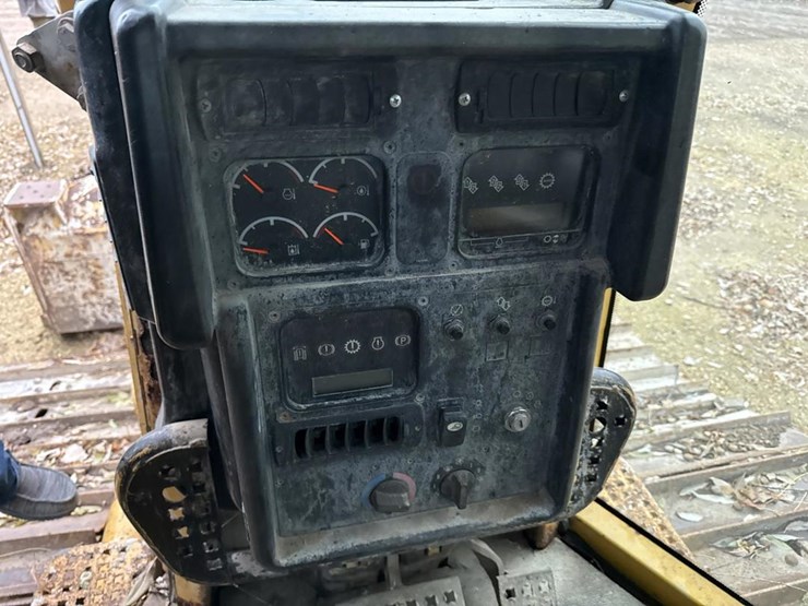 2006-caterpillar-d5n-lgp-image-30