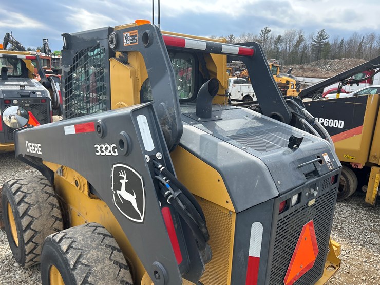 2020-deere-332g-image-29