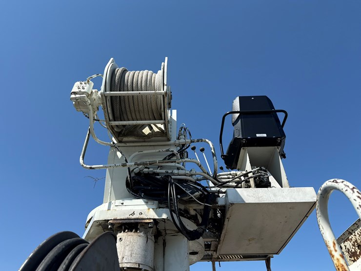 2010-international-7400-image-31