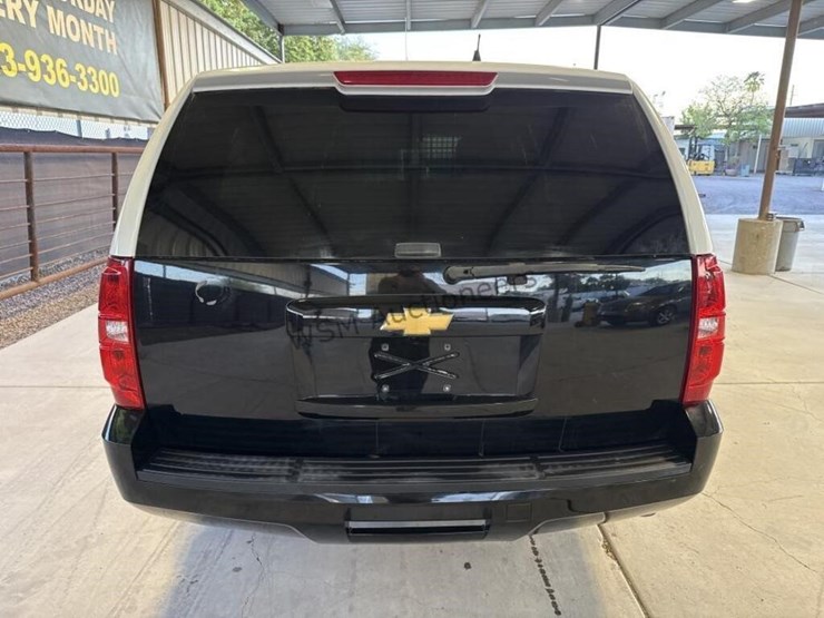 2013-chevrolet-tahoe-image-8