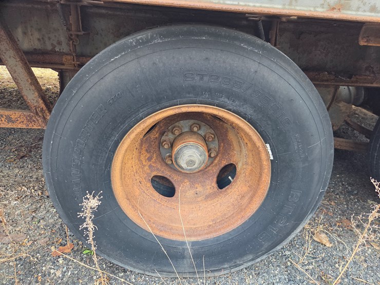 #2358-•-2006-iron-steer-8r20hdi-roll-off-trailer-image-26