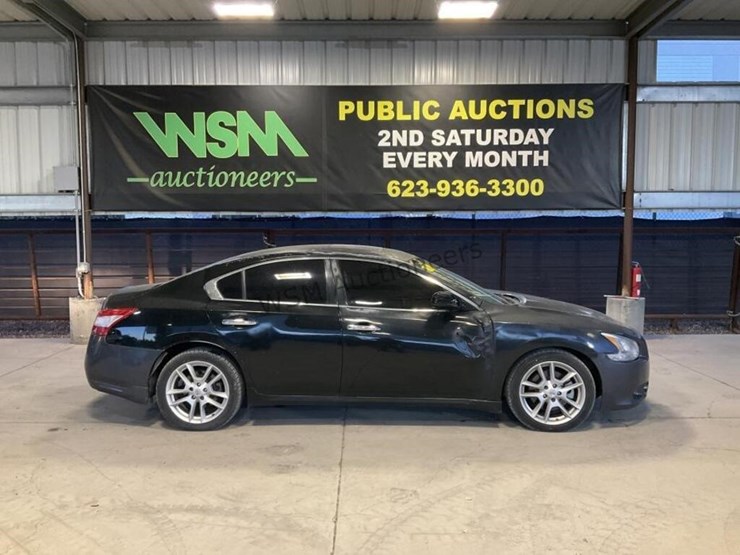 2011-nissan-maxima-sdn-image-1