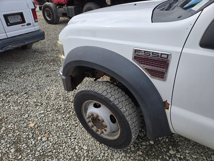 2008-ford-f550-image-13