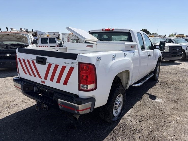 2012-gmc-sierra-2500-image-3