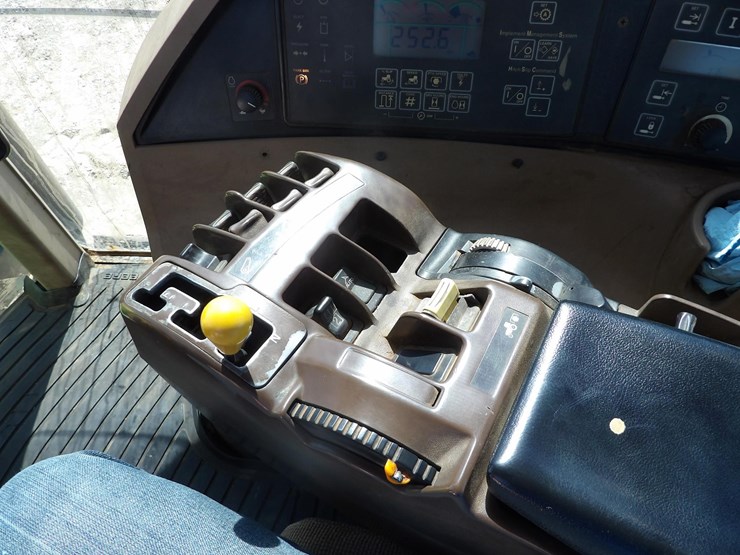 john-deere-8120-image-24