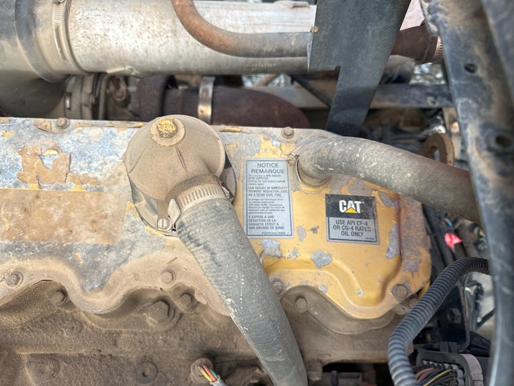 2000-gmc-t6500-image-44