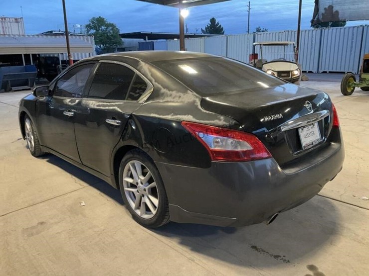 2011-nissan-maxima-sdn-image-5