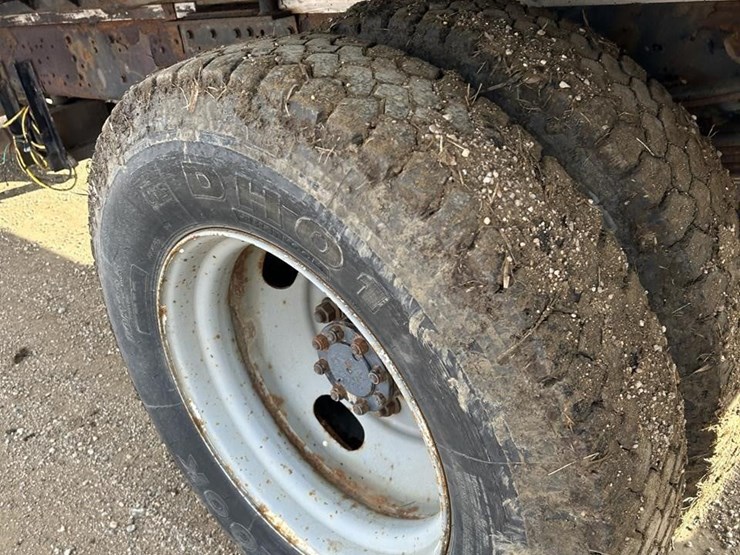 2002-international-4700-image-19