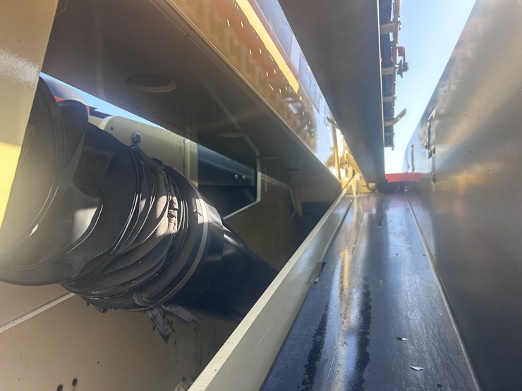 2011-jlg-660sj-image-25