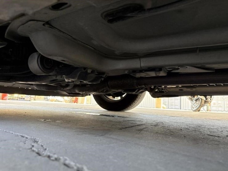 2013-ford-taurus-sdn-image-24