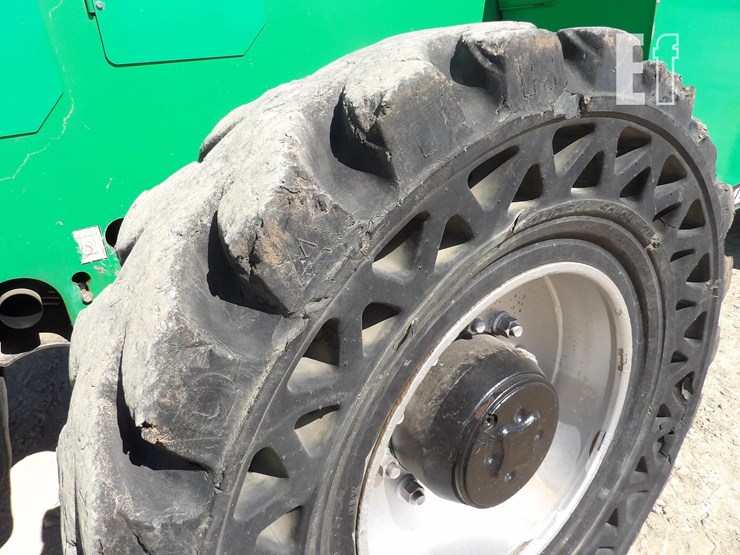 2017-sky-trak-10042-image-21