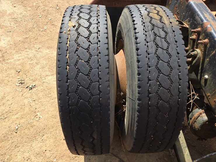 #1515-•-2005-international-9400i6x4-sleeper-cab-truck-tractor-image-58