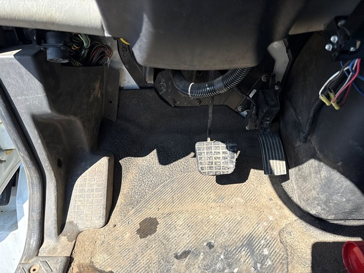 2014-international-4300-sba-image-43