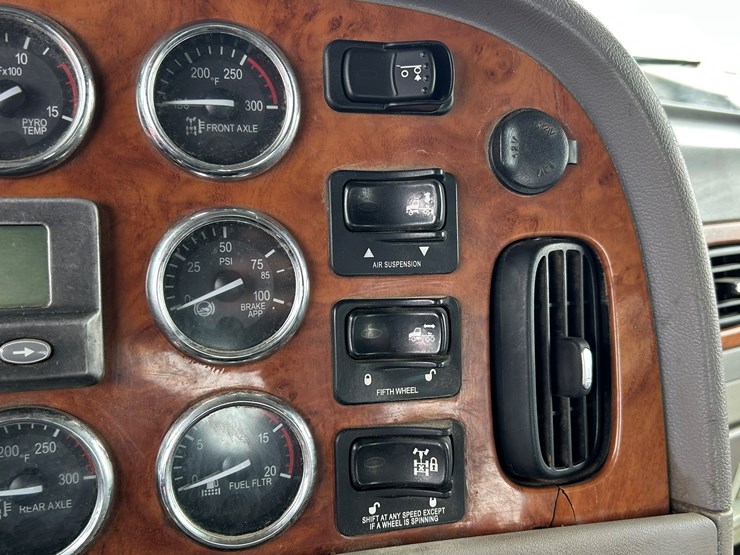 2006-caterpillar-c15-image-92