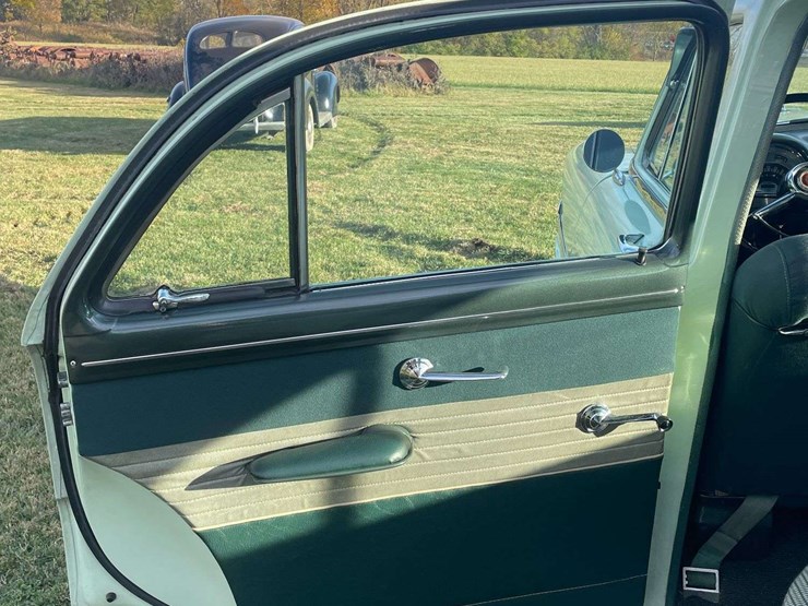 1953-ford-customline-sedan-image-55