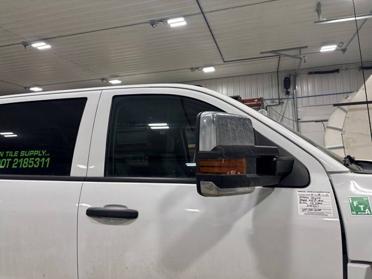 #2331-•-2022-chevrolet-5500-hd-flatbed-truck-image-19