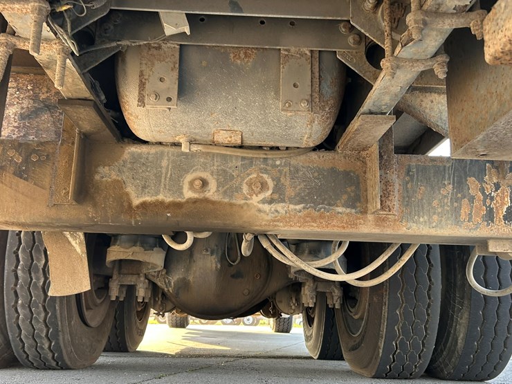 peterbilt-365-image-64