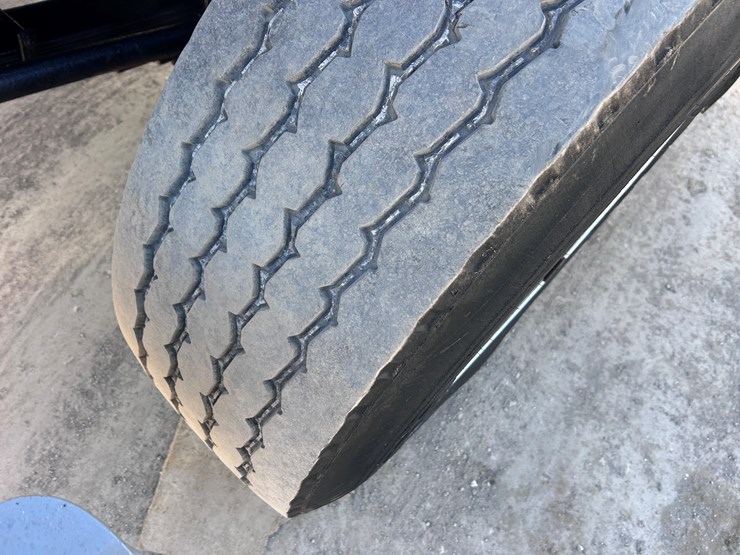 #1680-•-2003-freightliner-day-cab-truck-tractor-image-64