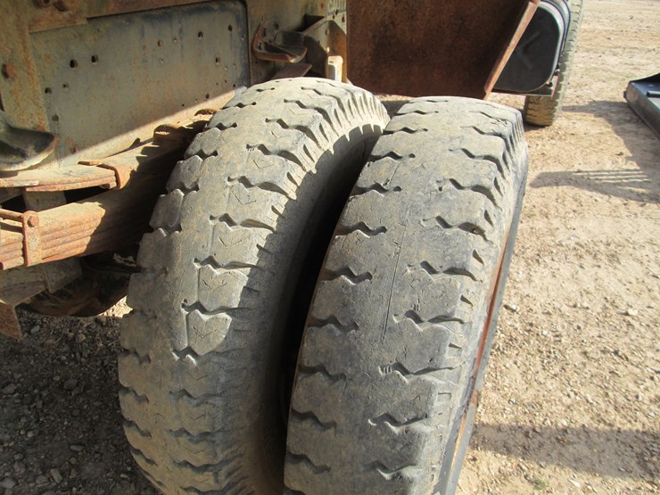 1981-international-s1800-image-11