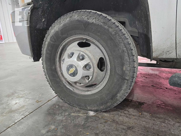 2014-chevrolet-silverado-3500hd-image-16