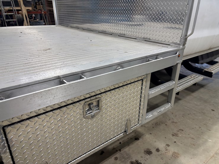 #2331-•-2022-chevrolet-5500-hd-flatbed-truck-image-65