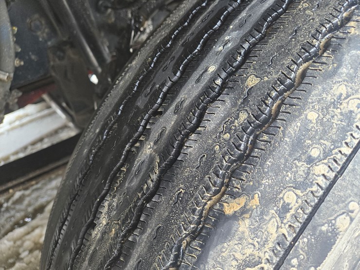 peterbilt-579-image-100