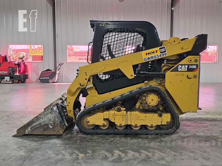 2020-caterpillar-249d-image-5