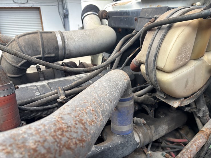 1999-mack-rd600-image-20