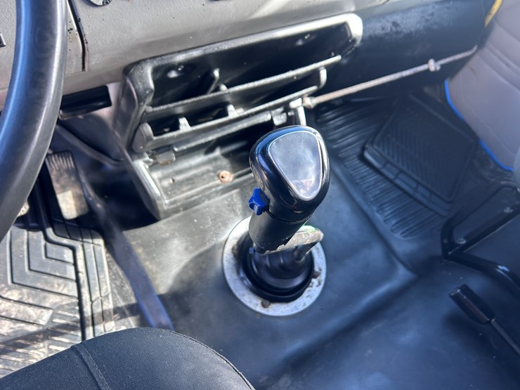 #1680-•-2003-freightliner-day-cab-truck-tractor-image-51