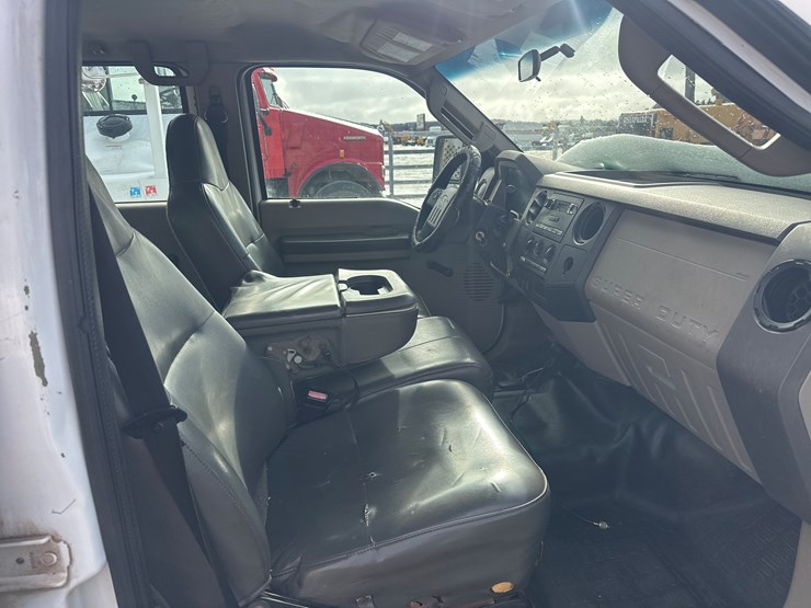 2010-ford-f350-image-32