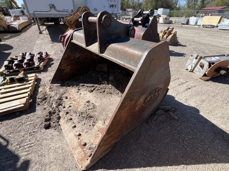 komatsu-pc290-lc-10-image-3