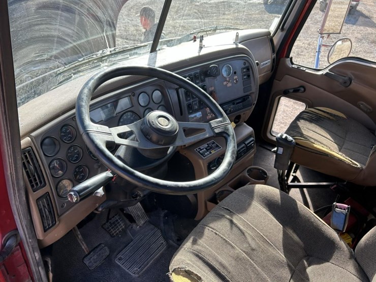 2003-massey-ferguson-8-image-61