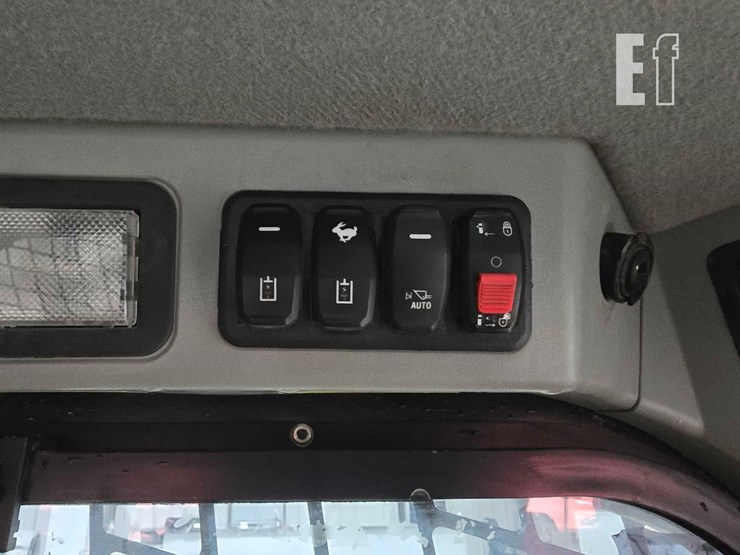 2023-caterpillar-259d3-image-18