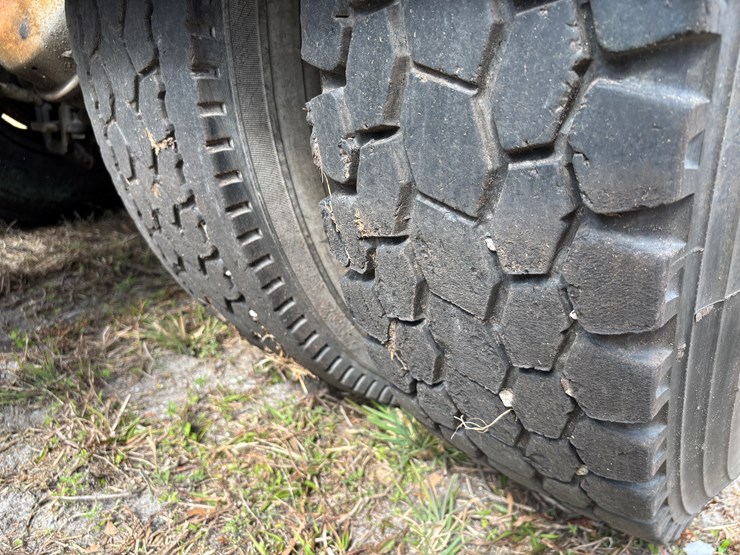 1999-mack-rd600-image-66